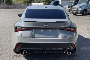 Lexus IS 500 Edition 2022 certifié propre et en bon état - Product Image 3