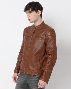 Chaqueta de moto para hombre de piel de oveja marrón, ecológica, transpirable, de invierno, estilo Cafe Racer, con hombros acolchados, cierre de cremallera vintage y cuello mandarín. - Product Image 1