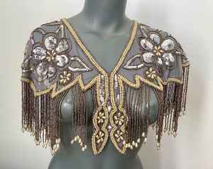 Élégante robe de soirée à franges en perles brodées antistatique avec cape perlée, style enveloppant - Product Image 1