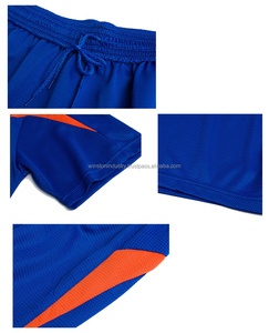 Camiseta y calcetines de fútbol transpirables de secado rápido profesionales personalizados con diseño deportivo único - Product Image 5