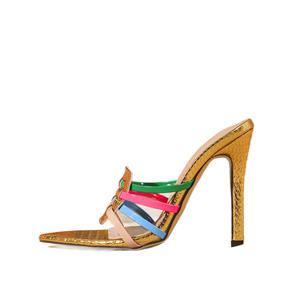 รองเท้าแตะส้นสูงปลายแหลมสีทองสำหรับผู้หญิง ฤดูร้อน ดีไซน์สีสันตัดกัน ส้นเรียว แฟชั่น - Product Image 1