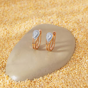Pendientes de Diamantes - Aros y Argollas Esculpidos en Forma de Arco en Oro - Product Image 1