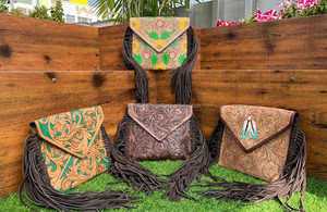 Nouvel arrivage de sacs à bandoulière à franges en cuir repoussé vert de style occidental sacs à main compacts de haute qualité pour femmes en vente - Product Image 4