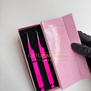 Pince à épiler GETUP BROSONS IMPEX 45 rose vif à pointe argentée en acier inoxydable, acrylique, anti-magnétique, anti-statique, pour une préhension parfaite des cils - Product Image 2