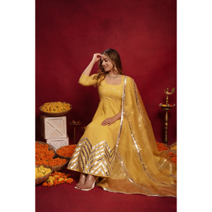 Ensemble de costume d'été traditionnel Anarkali avec motifs tendance de broderie personnalisés pour les mariées-Protection solaire au sol - Product Image 3