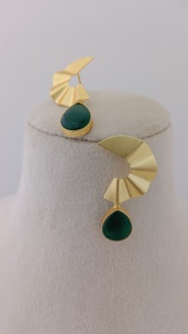 Opulent Arc Brushed Gold-Tone Metal Earrings Set Diseño atrevido y moderno Personalizable Fashion Drop Producto a granel - Product Image 5