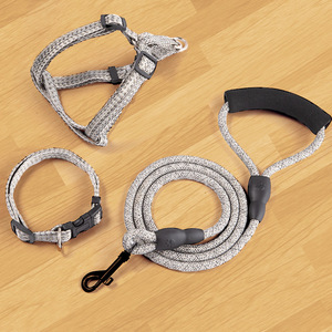 Collardi de <span class=keywords><strong>chien</strong></span> de compagnie en nylon Double laisse rétractable colliers personnalisés <span class=keywords><strong>pour</strong></span> distributeur de sac de merde collier Led chasseur personnalisé usiné - Product Image 1