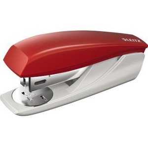 Engrapadora Leitz NeXXt 5501 24/6 26/6, Capacidad para 25 Hojas (80 G/m), 200 Grapas 24/6, Metal/Plástico, Roja, Incluye 200 Grapas - Product Image 1