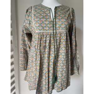 Blusa de popelina con estampado de bloques y corsé cuadrado para mujer, con logo bordado, volantes asimétricos, holgada, ideal para fiestas de otoño. Tallas XS-XL disponibles. - Product Image 1