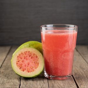 Oferta especial de Kim Minh International, jugo de puré de guayaba sin azúcar, Procesamiento Natural, envasado a granel, jugo de frutas y verduras - Product Image 1