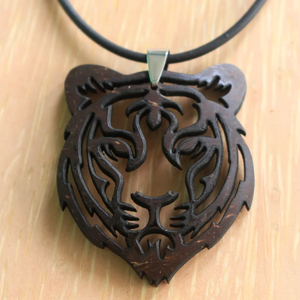 Collar Cabeza de Tigre de Cáscara de Coco-Hecho a Mano y Diseño Audaz | Viet Fargimex - Product Image 1