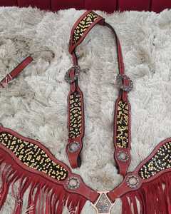 Premium Seasonal Horse Tack Set Collar de pecho de cuero de lujo para diseños occidentales de caballos de tiro completo - Product Image 2