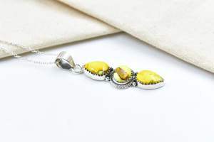 Pendentif en argent sterling turquoise Dahlia miel fait à la main avec chaîne réglable de 16 pouces cadeau de bijoux unique - Product Image 4