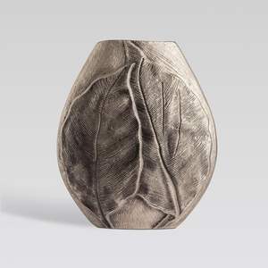 Vase à fleurs moderne en aluminium et métal au design vintage pour la décoration intérieure Vase de luxe pour le salon et la fête - Product Image 4