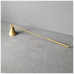 Éteignoir de bougie poli miroir fabriqué en laiton avec anneau plat Accessoires de bougie Éteignoir de bougie en laiton - Product Image 1