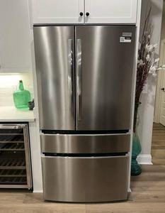 Refrigerador Americano de 4 Puertas con Congelador Superior, Integrado con Energía Solar/Batería, para Autocaravanas, en Oferta a Precios Moderados - Product Image 1