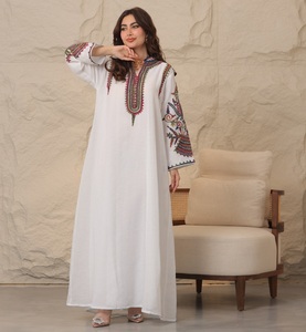 Vente en gros petite abaya en satin de luxe personnalisée pour femmes vêtements islamiques manches à volants inspiration Dubaï robe abaya en soie - Product Image 2