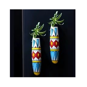 Jardinière en céramique artisanale conçue pour les amateurs de simplicité moderne et de soins des plantes d'intérieur, parfaite pour les espaces de vie calmes et calmes. - Product Image 1