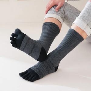 Vente en gros de chaussettes longues Chaussettes d'athlétisme longues de qualité supérieure avec logo personnalisé, imprimé, mode, à bas prix, pour hommes - Product Image 2
