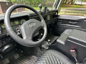 รถแลนด์โรเวอร์ ดีเฟนเดอร์ 110 ปี 1994 มือสอง สภาพดี ราคาคุ้มค่า - Product Image 2