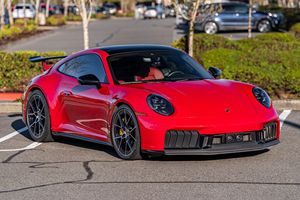 2025 911 Carrera 4 GTS Coupe ไมล์น้อย เครื่องยนต์สมบูรณ์ ระบบส่งกำลังดี หลังคาพาโนรามา ไฟหน้า LED พร้อมส่ง - Product Image 3