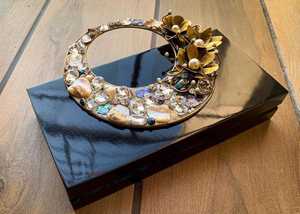 Sculpture de table en résine écologique et tendance avec des boules élégantes - Product Image 2