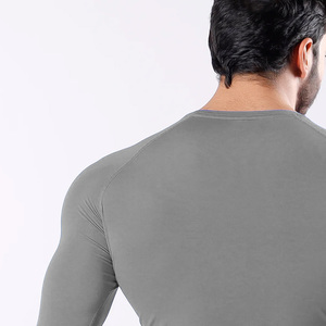 เสื้อคอมเพรสชั่นแขนยาวผู้ชาย ผ้าโพลีเอสเตอร์สั่งทำพิเศษ ระบายอากาศได้ดี เป็นมิตรกับสิ่งแวดล้อม เหมาะสำหรับออกกำลังกาย ฟิตเนส แห้งเร็ว - Product Image 4