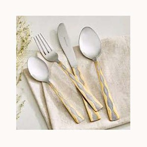 Juego de Cubiertos de Diseño Plano Ecológico, Metal Decorativo de Acero Inoxidable Pulido Plateado, Mango de Resina Roja de Excelente Diseño de Portugal - Product Image 2