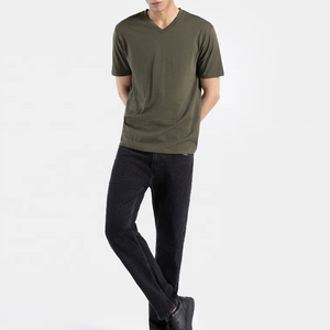 เสื้อยืดคอวีสำหรับผู้ชายเสื้อยืดฟิตเนสคอ100% 160g ทรงเข้ารูปสีพื้น - Product Image 2