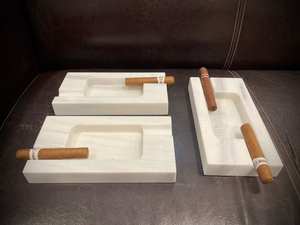 Cendrier carré moderne en résine sans fumée, résistant à la chaleur, décoratif de qualité supérieure, couleur et taille personnalisables, design artisanal pour la maison et la voiture - Product Image 2