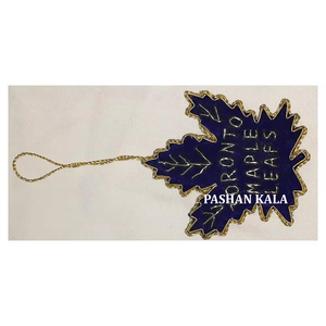 Ornements suspendus de broderie Zari faits à la main en forme de feuille pour la décoration de la maison et la fabrication décorative d'arbre de Noël - Product Image 1