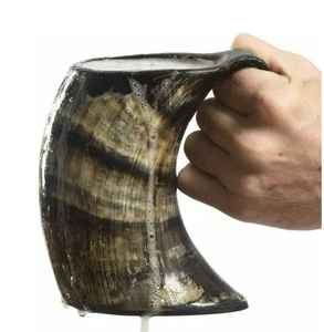 Mug en corne sculpté à la main, grande capacité, éco-responsable, motifs runiques vikings décoratifs, best-seller, prix réduit disponible - Product Image 1