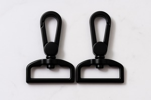 ตะขอเกี่ยวแบบหมุนได้คุณภาพสูงตะขอโลหะอัลลอยสีดำพร้อมคลิปสปริงสำหรับเข็มขัดกระเป๋าและผลิตภัณฑ์สำหรับสัตว์เลี้ยง - Product Image 4