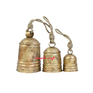 Campanas de vaca rústicas de decoración navideña en cuerda de yute, juego de campanas para decoración de corona de puerta delantera, decoración de chimenea de repisa - Product Image 1