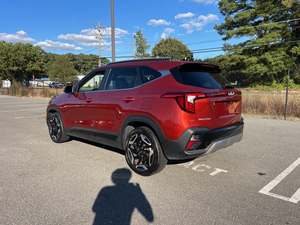 KIA Seltos SX AWD Performance 4MATIC Plus 2024 Usado en Buen Estado, Sin Accidentes, Volante a la Izquierda/Derecha - Product Image 4