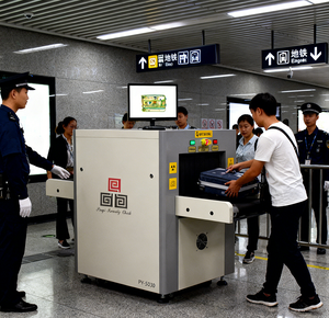 5030C Pemindai Sinar-X Bagasi Ringkas Deteksi Cerdas Perangkat Pemeriksaan Bagasi Kecil untuk Kereta Bawah Tanah Museum Kampus Hemat Energi - Product Image 5