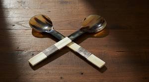 Ustensiles à salade jetables minimalistes modernes avec longues poignées en bois pour une utilisation en fête à prix avantageux - Product Image 6