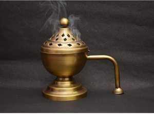 Nouveau produit en gros porte-brûleur d'encens en métal en verre avec parfum doré pour la décoration de bureau de jardin par ARTISAN AURA - Product Image 4