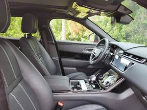 Vehículo Premium Usado 2024 4x4 Deportivo Utilitario con Volante a la Derecha/Izquierda Disponible - Product Image 3