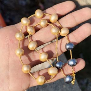 Collar de Perlas Naturales en Forma de Pepita, Cuentas Barrocas Gris Dorado, Gargantilla de Perlas de Dos Tonos, Joyería Hecha a Mano, Regalo para Ella - Product Image 4