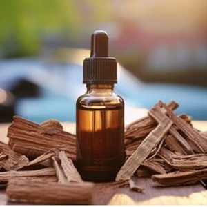 Huile essentielle de bois de santal à bas prix d'Inde - Product Image 1