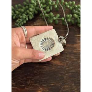 Pendentif Delbert Secatero en turquoise Kingman et argent sterling avec technologie d'incrustation à sertissage clos - Product Image 5