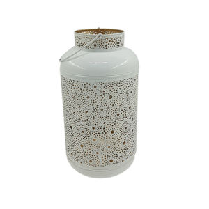 Lanterne en métal rond décoratif impressionnant de couleur argentée pour la maison et l'éclairage de Noël décoration lanterne suspendue à la main - Product Image 2