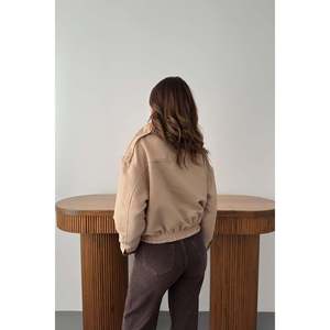 Chaqueta Corta con Cuello Alto Beige - Beige - Product Image 5