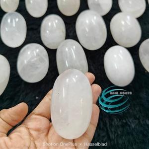 Pierre de cristal de quartz clair naturel polie Lingam, Shiva Lingam, pierre précieuse de guérison et de méditation, décoration spirituelle, cadeau pour collectionneur - Product Image 3