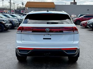 Listo para Enviar: Volkswagen Atlas Cross Sport SEL Premium R-Line 4Motion 2025, Usado, Garantía de 3 Años, EE. UU. - Product Image 4