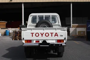 LANDCRUISERS LC79 DC 2 8 DIESEL MT 2025 DE CALIDAD SUPERIOR, OPCIÓN BÁSICA, GCC 4WD, EN PERFECTO ESTADO, IMPECABLE, EXCELENTE CONDICIÓN, MEJOR OFERTA EX - Product Image 3