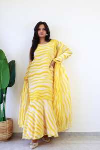 Georgette douce avec belle impression Collection de saris de robe super exigeants pour l'exportation Vente à l'exportation - Product Image 4