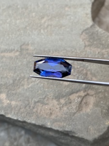 Tanzanite certifiée Excellente couleur biologique naturelle Tanzanite Forme de fantaisie Pierre de coupe Tanzanite naturelle Loupe 6.25 carats Propre - Product Image 6