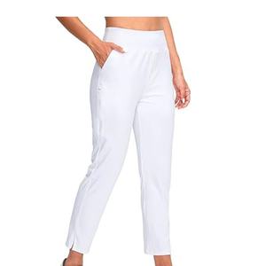 Pantalones de golf para mujer hechos con tela ligera y transpirable que ofrece fácil movilidad y comodidad deportiva durante todo el día. - Product Image 4